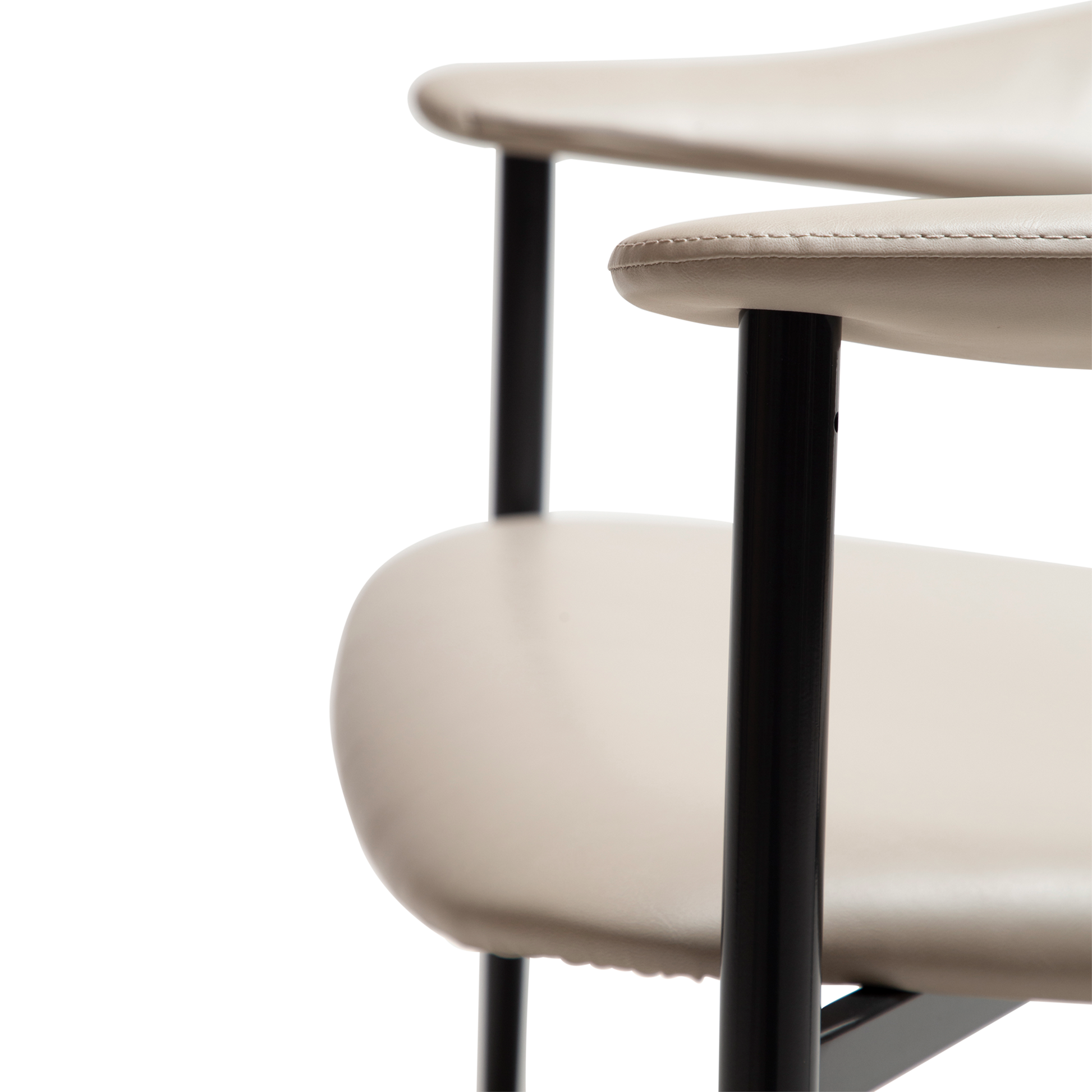 [var:Bezug=Kaschmir Kunstleder mit schwarzen Beinen] ROVER Loungesessel