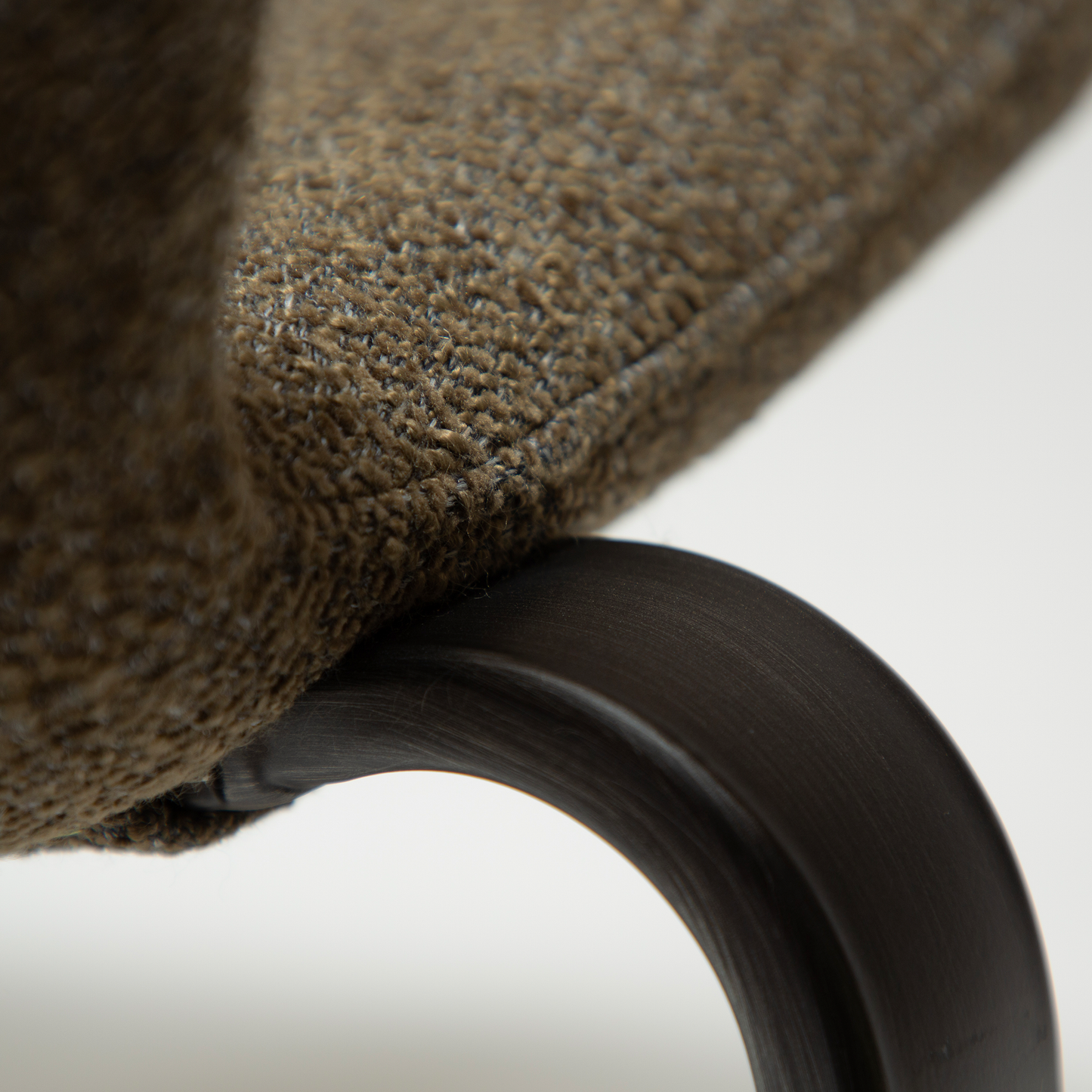 [var:Bezug=Helles braunes Bouclé-Gewebe] SPLENDOR Sessel