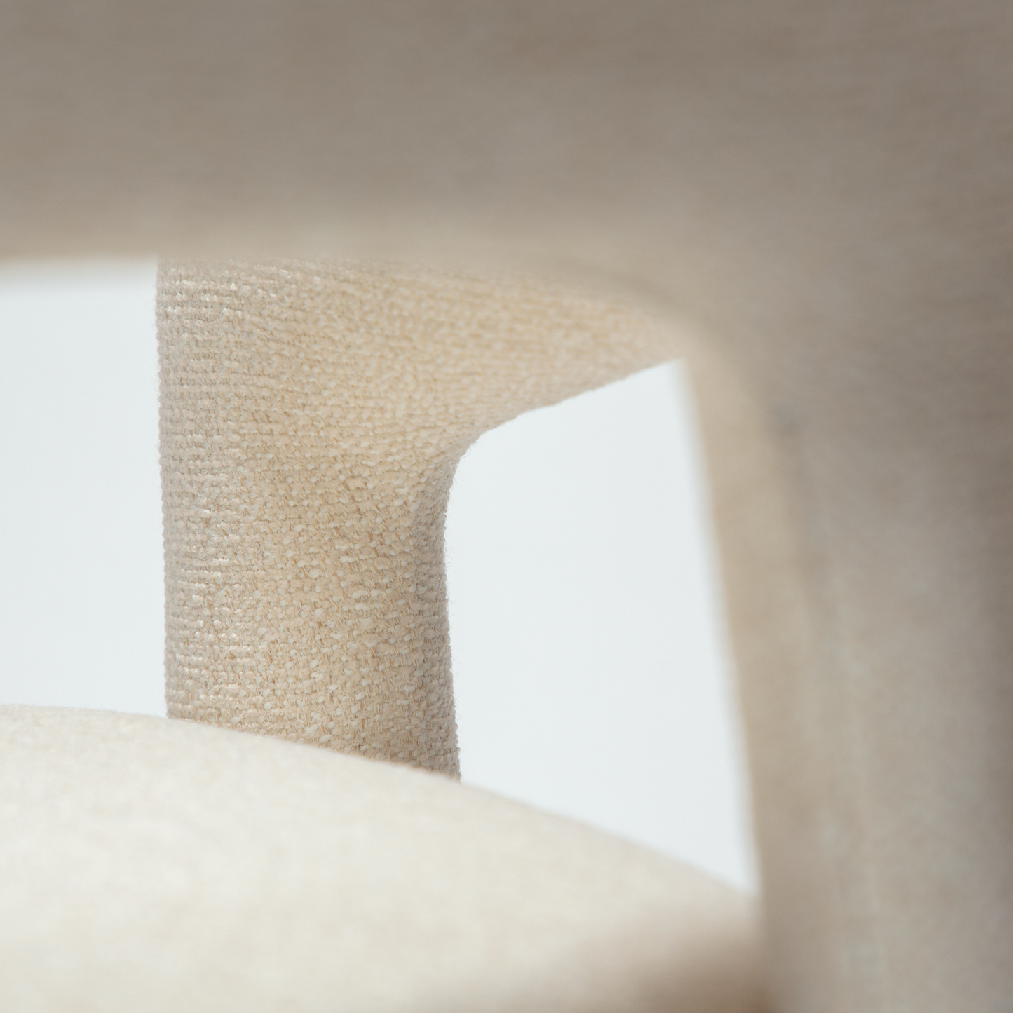 [var:Bezug=Einfaches beiges Bouclé-Gewebe] SPLENDOR Sessel