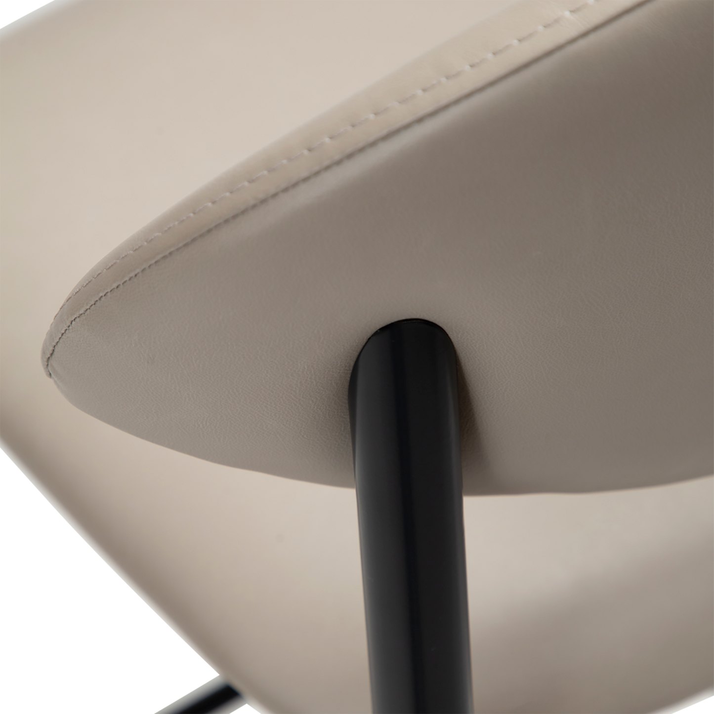 [var:Bezug=Kaschmir Kunstleder mit schwarzen Beinen] TUSH Barhocker