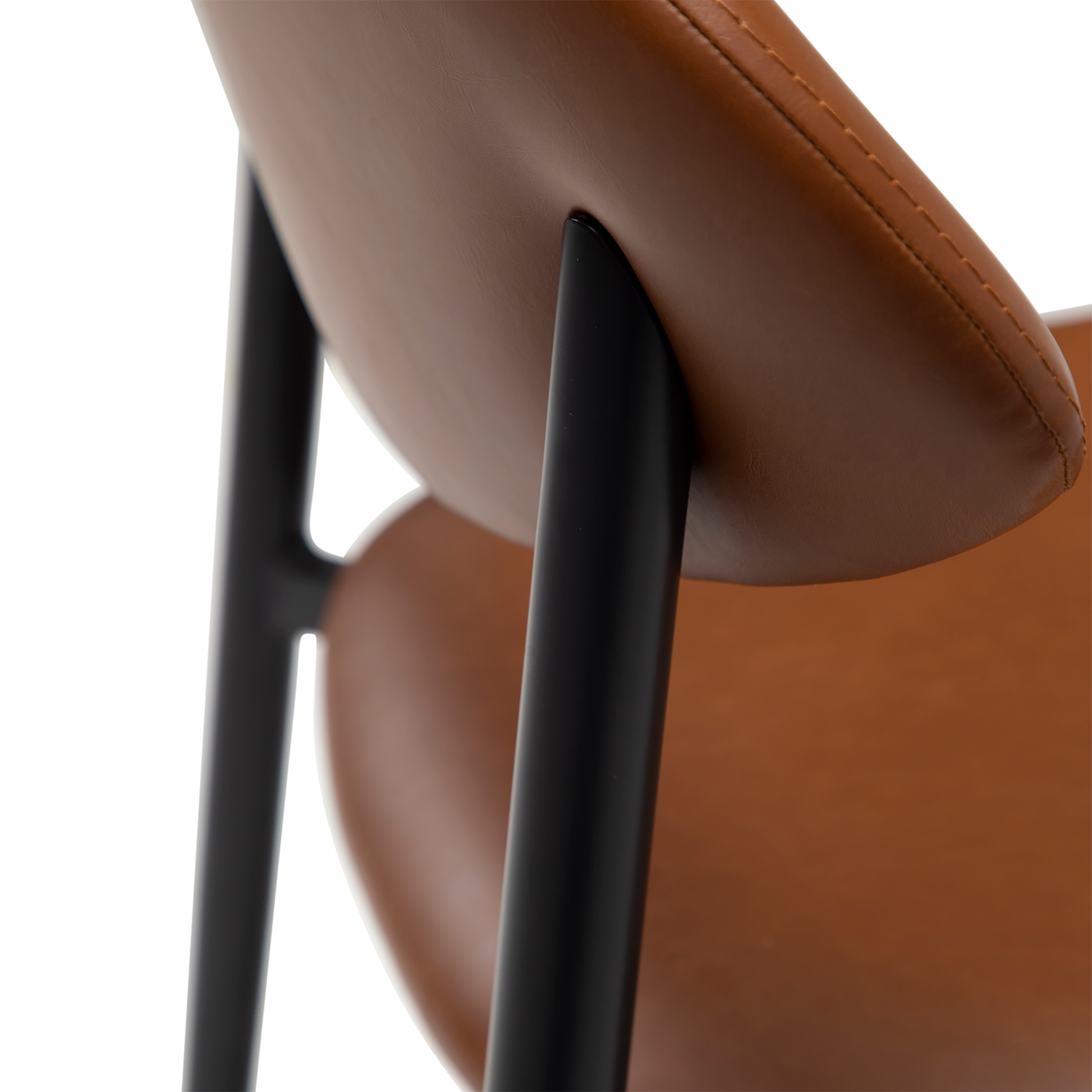 [var:Bezug=Vintage hellbraunes Kunstleder mit schwarzen Beinen] TUSH Stuhl