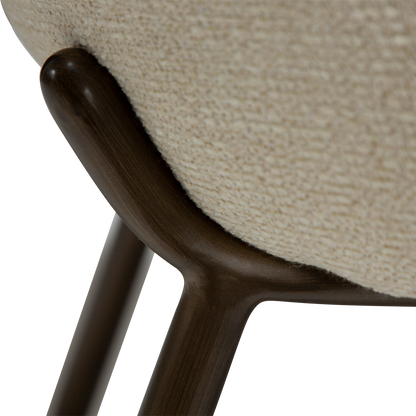 [var:Bezug=Frosted Almond Bouclé-Gewebe mit Schimmer & antiken Messingbeinen] UTOPIA Stuhl