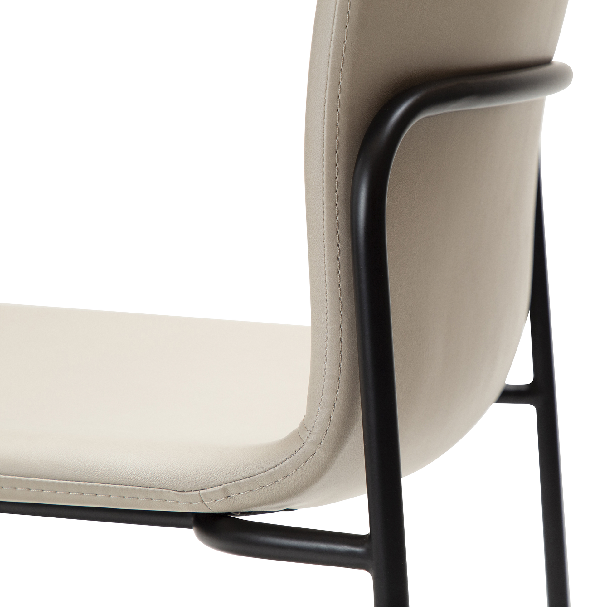 [var:Bezug=Kaschmir Kunstleder mit schwarzen Beinen] WOOF Stuhl