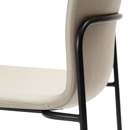 [var:Bezug=Kaschmir Kunstleder mit schwarzen Beinen] WOOF Stuhl