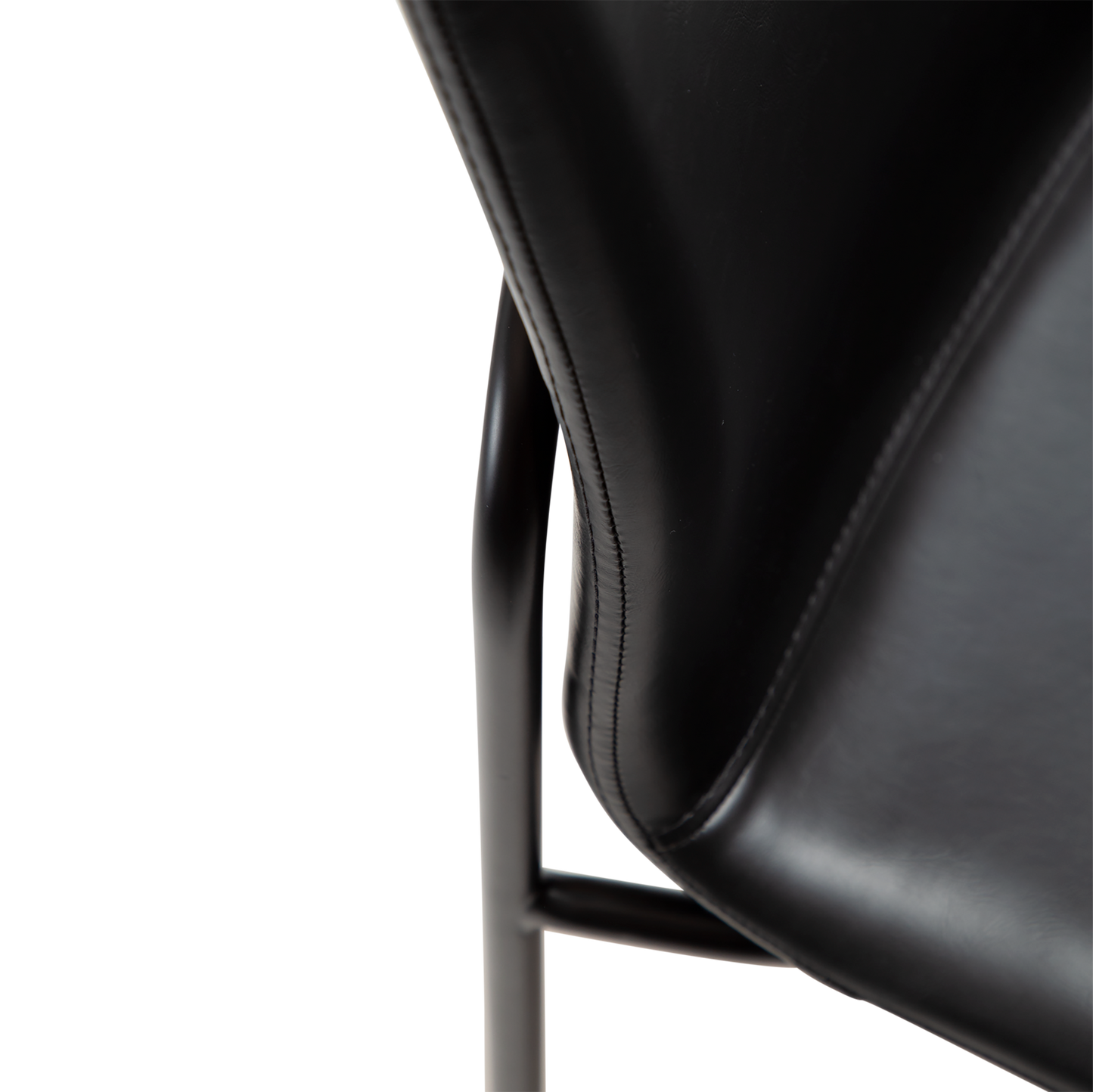 [var:Bezug=Vintage schwarzes Kunstleder mit schwarzen Beinen] WOOF Stuhl
