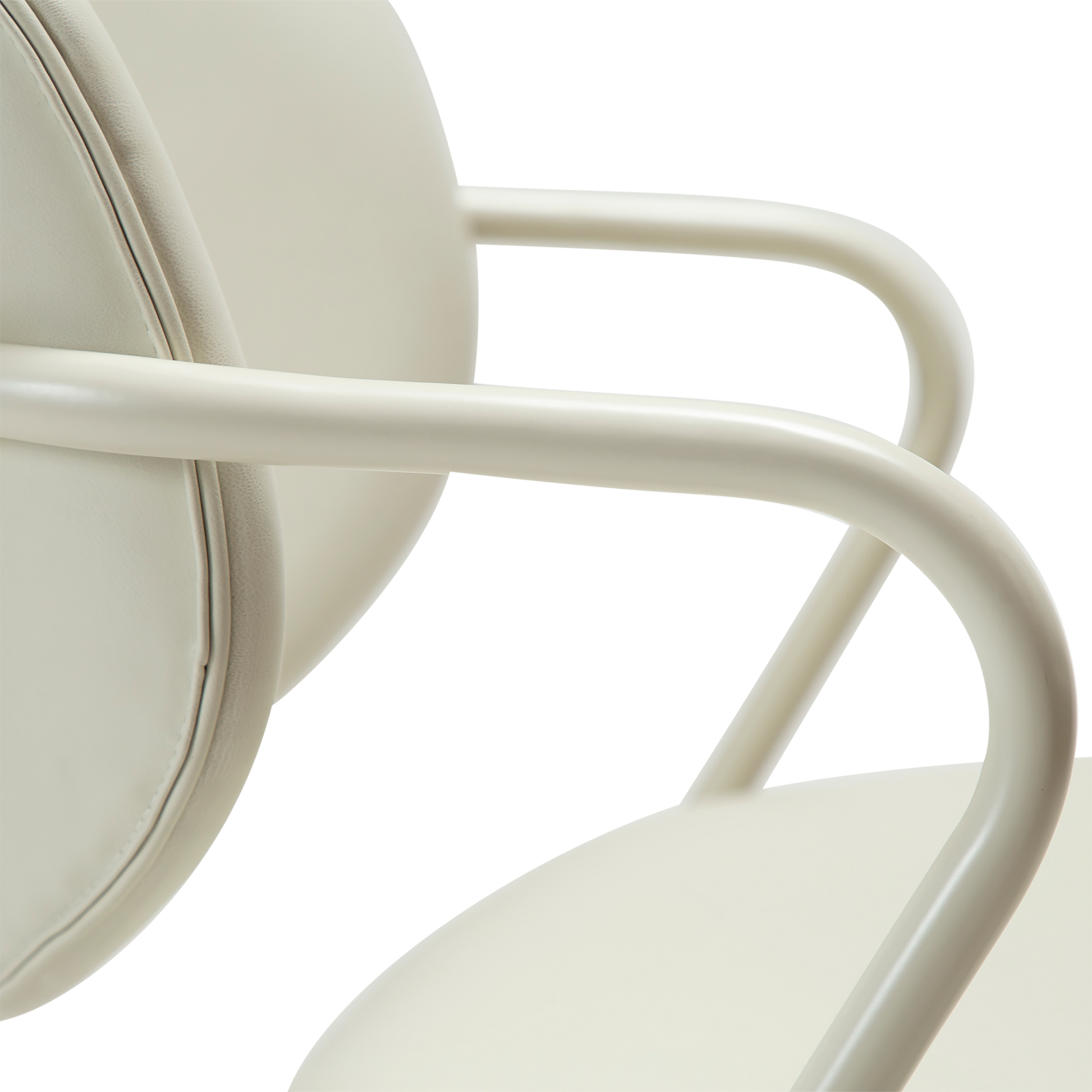 [var:Bezug=Knochenweißes Kunstleder mit knochenweißen Beinen] ZED Lounge-Stuhl