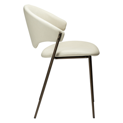 [var:Bezug=Frosted Almond Kunstleder mit antikem Messingbeinen] ZONE Stuhl