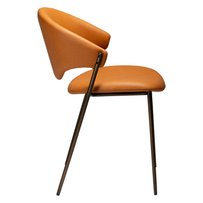 [var:Bezug=Kürbisgewürz Kunstleder mit antikem Messingbeinen] ZONE Stuhl